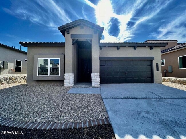 Foto del edificio - 13652 Glen Vista Ln