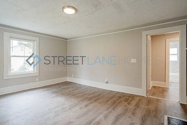 Building Photo - 405 Caughlin Ave