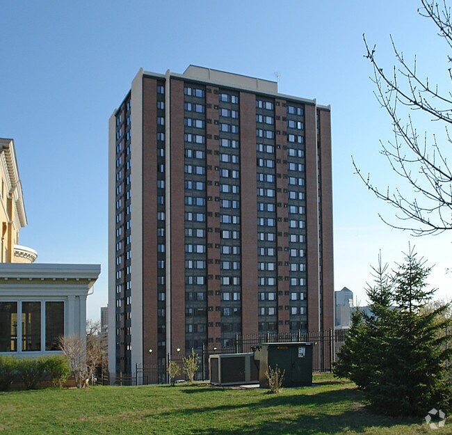 215 Oak Grove Apartments in Minneapolis, MN