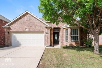 Building Photo - 2720 Maple Creek Dr