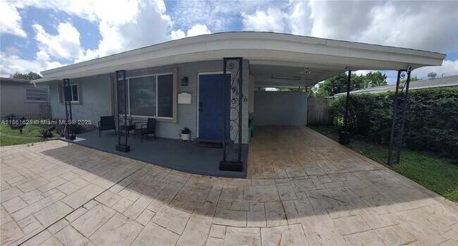 Foto del edificio - 7636 Miramar Pkwy