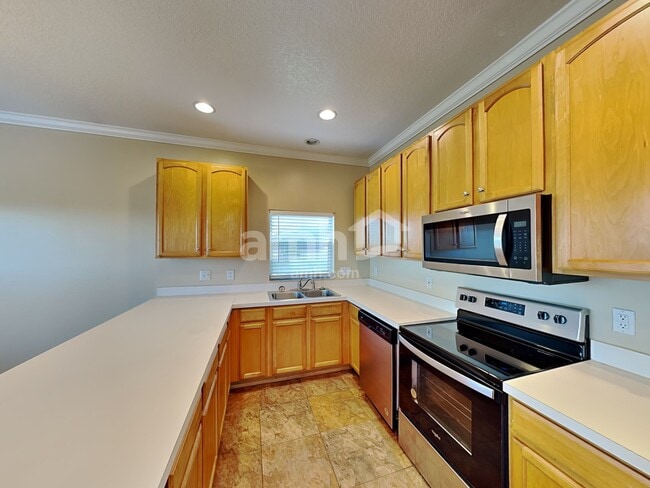 Building Photo - 1520 Presidio Dr