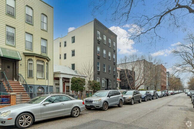 Foto del edificio - 111 Huron St