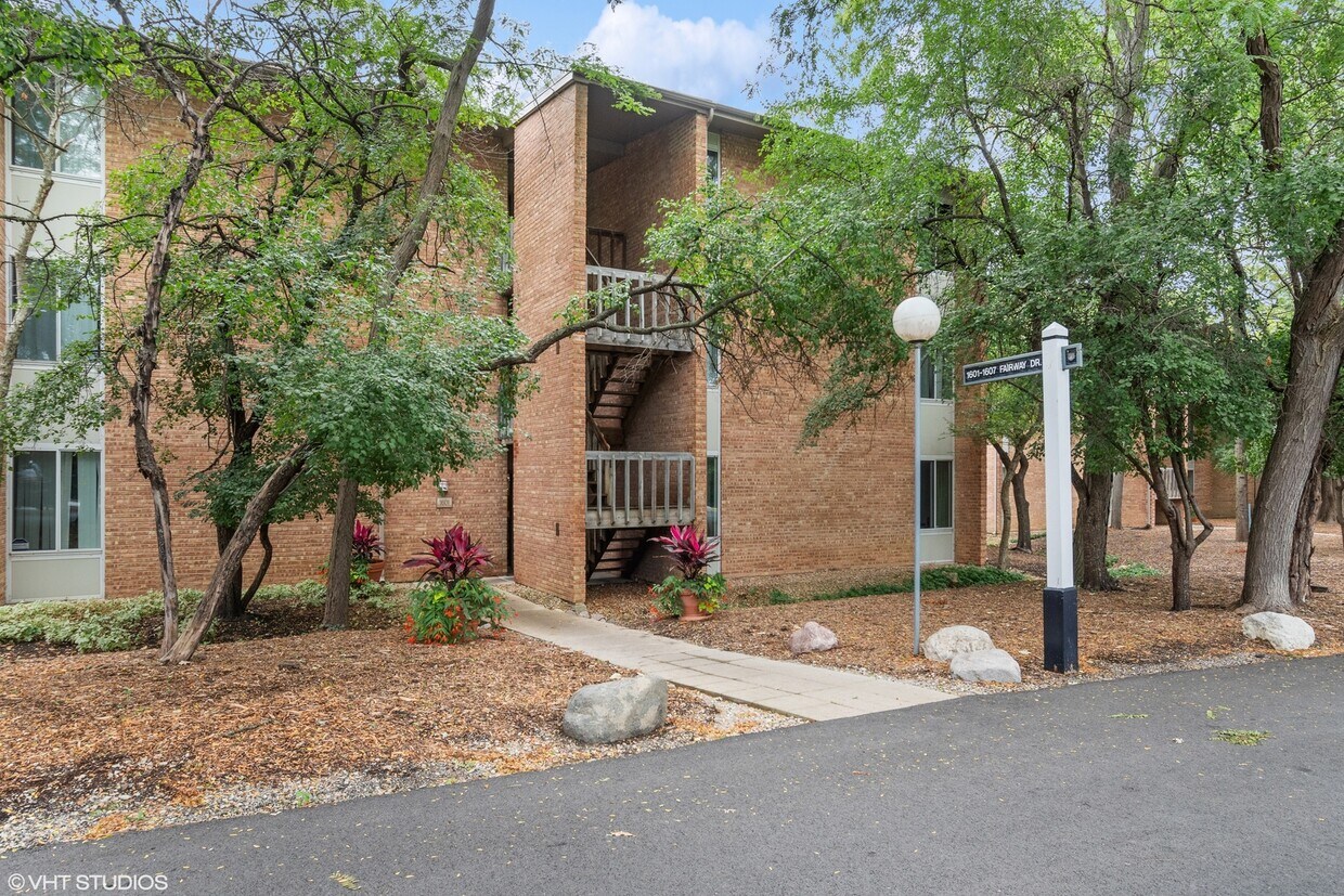 Primary Photo - 1601 Fairway Dr