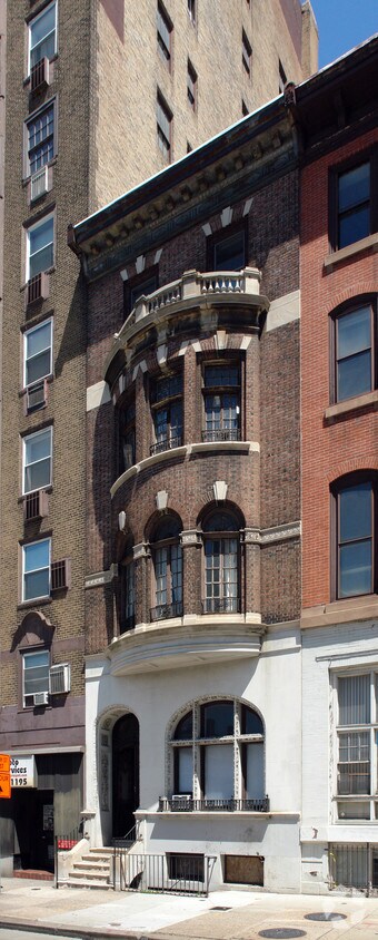 Building Photo - 2133 Walnut St