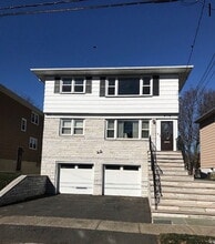 Building Photo - 214 Lakewood Dr
