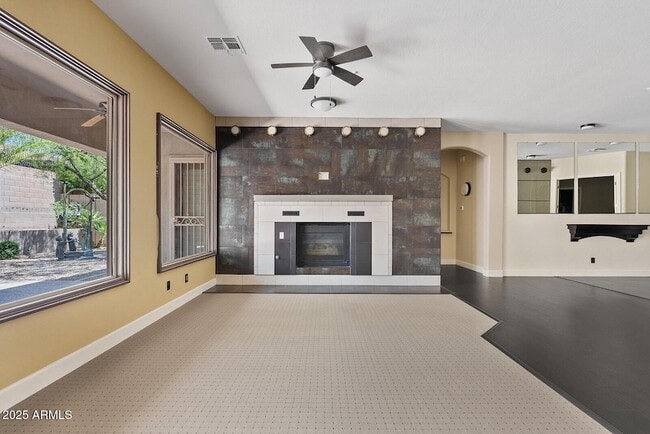 Building Photo - 8274 E Tailspin Ln