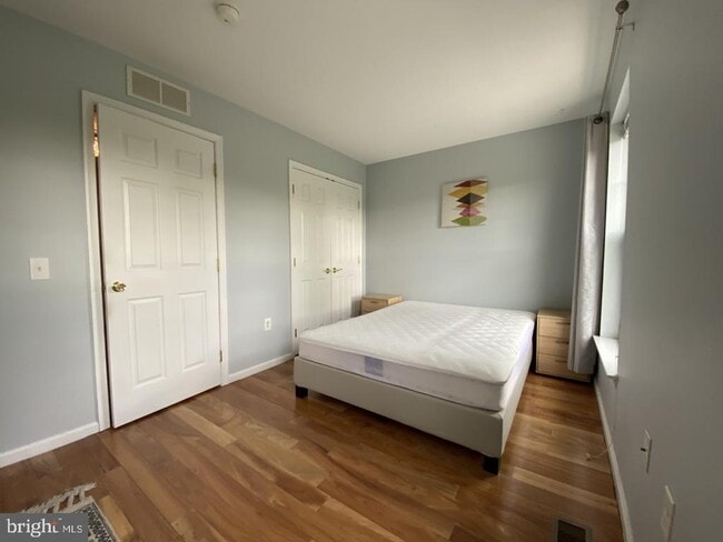 Foto del edificio - 1213 Clymer St