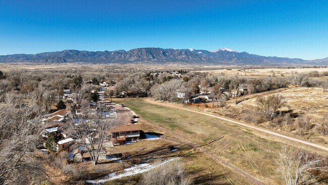 Foto del edificio - 1595 Luna Vista ST, Colorado Springs, CO 8...