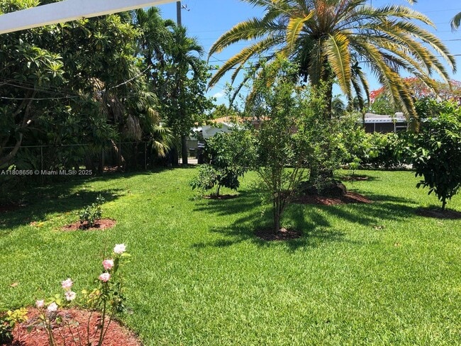 Foto del edificio - 1538 Funston St