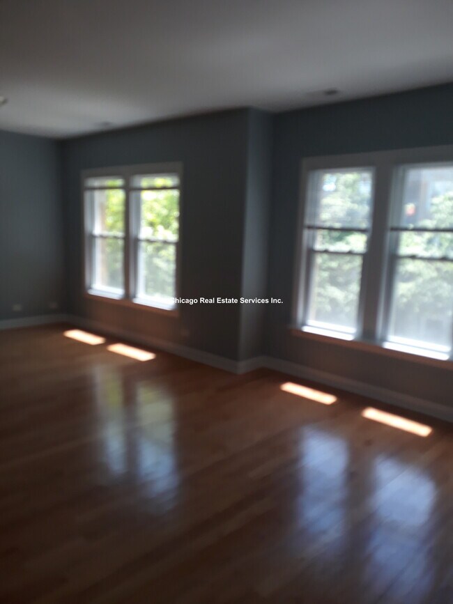 Foto del edificio - 1644 W Pratt Blvd
