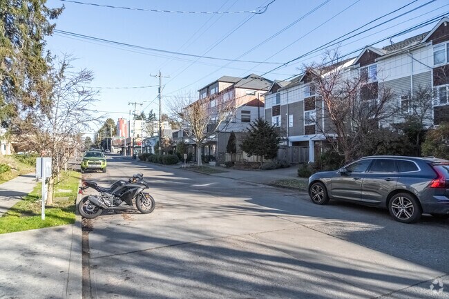 Foto del edificio - 4418 Meridian Ave N