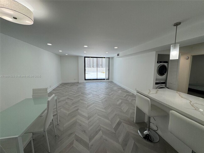 Foto del edificio - 1800 Collins Ave