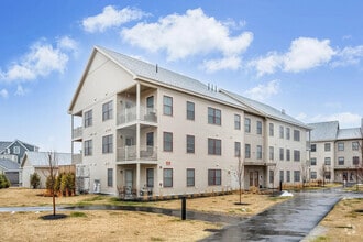 Building Photo - 28 Pacer Wy