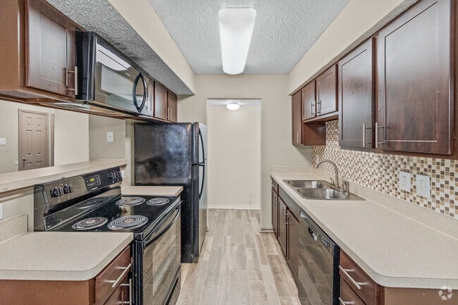 B2 2BR, 2BA - 950SF Kitchen - Park West Apartments