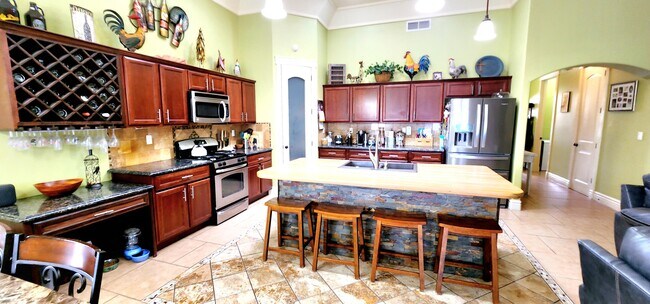 Foto del edificio - 3113 Rustic Manor Pl