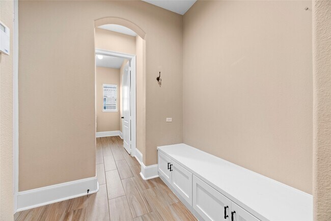 Building Photo - 26706 Whitetail Springs Ct