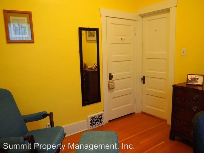 Building Photo - 3 br, 1 bath House - 532 S. 6th Street W.