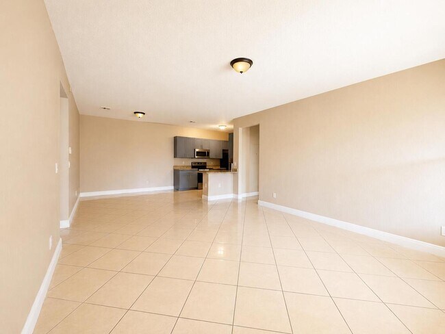 Building Photo - 3549 Forest Hill Blvd