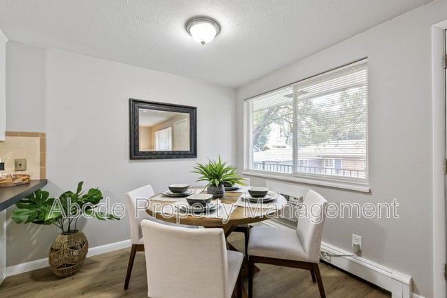 Foto del edificio - 434 W 10th St