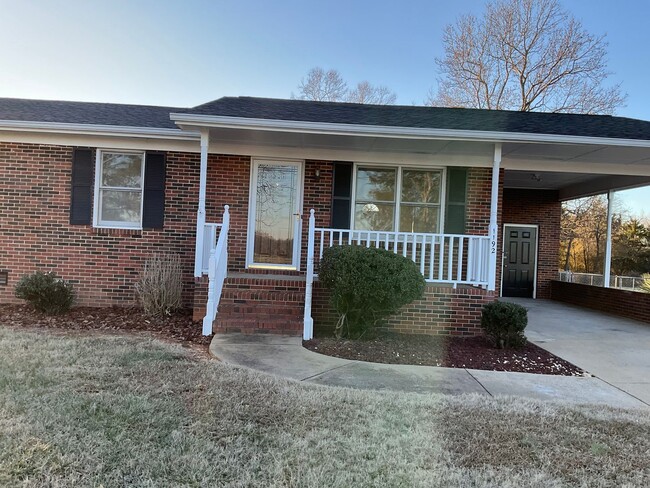 Building Photo - Home For Rent in Crouse