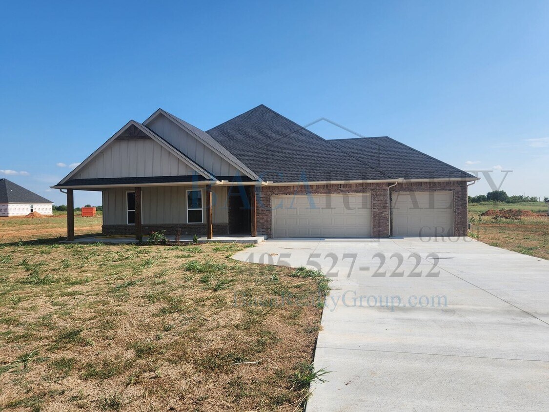 Primary Photo - Gorgeous new construction 4br 2ba house!!