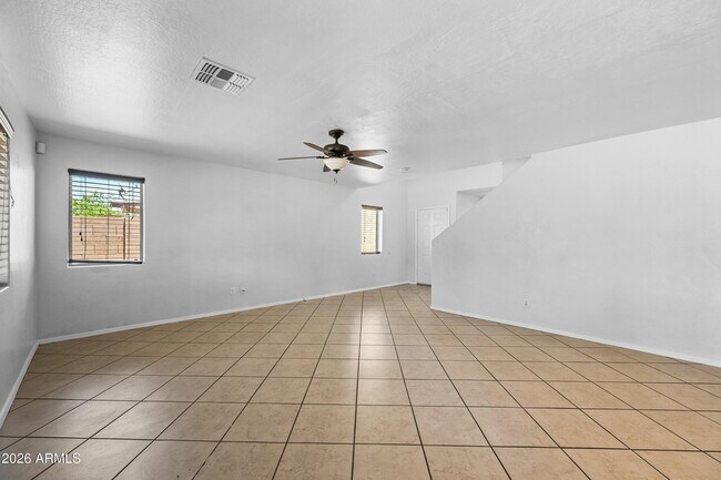 Foto del edificio - 7940 W Florence Ave