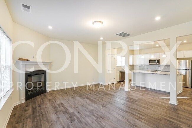 Building Photo - Stunning 3 Bedroom Home in White House, TN!