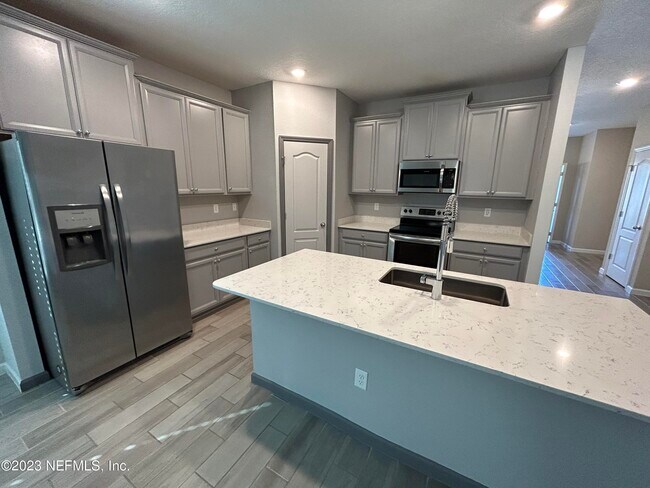 Foto del edificio - 10229 Powell Creek Ct