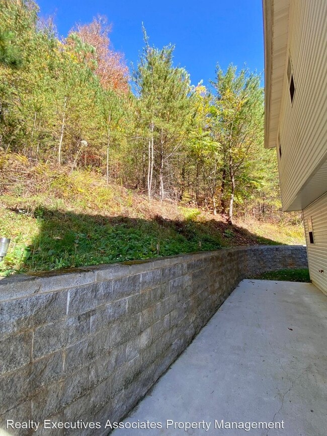 Building Photo - 3 br, 2.5 bath House - 7223 Sunset Ridge Lane