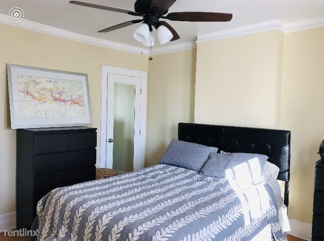 Building Photo - 3 br, 2 bath Townhome - 756 Delaware St