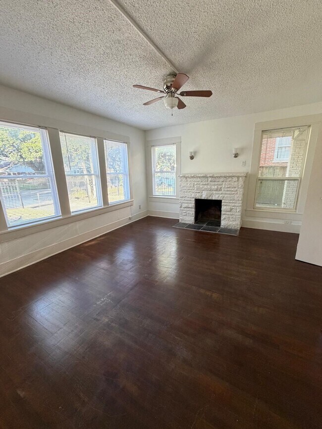 Foto del edificio - 4334 Polk St