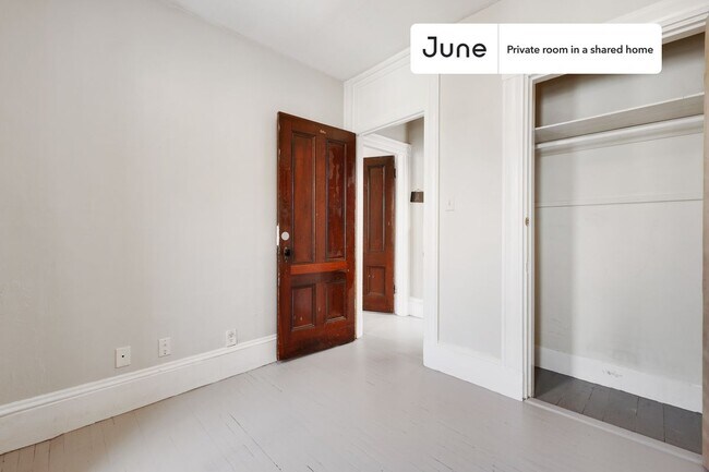 Building Photo - Room in Shared 4 bed/2 bath home in Allston
