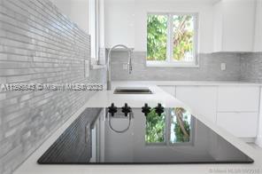 Building Photo - 4655 SW 14th St