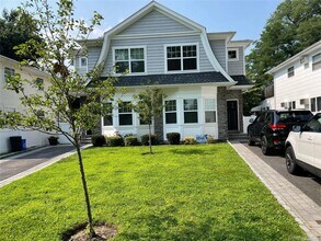 Building Photo - 9 Mohegan Ave