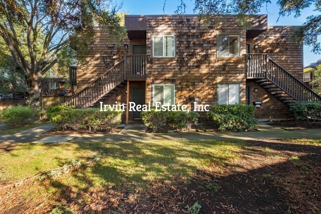 Building Photo - Cute 1 Bedroom and 1 Bath with carport