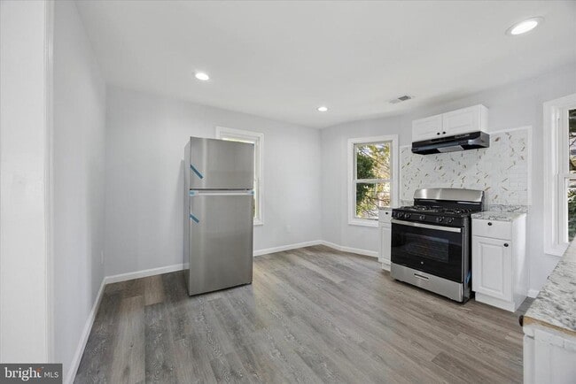 Foto del edificio - 566 Rutherford Ave