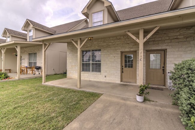 Building Photo - Affordable Modern 3br/2ba Sonterra Duplex