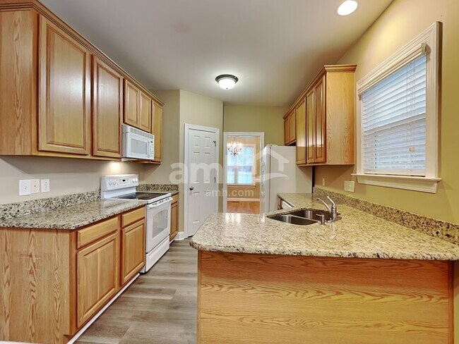 Building Photo - 146 Lily Xing