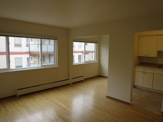 Building Photo - 2150 Cadboro Bay Rd