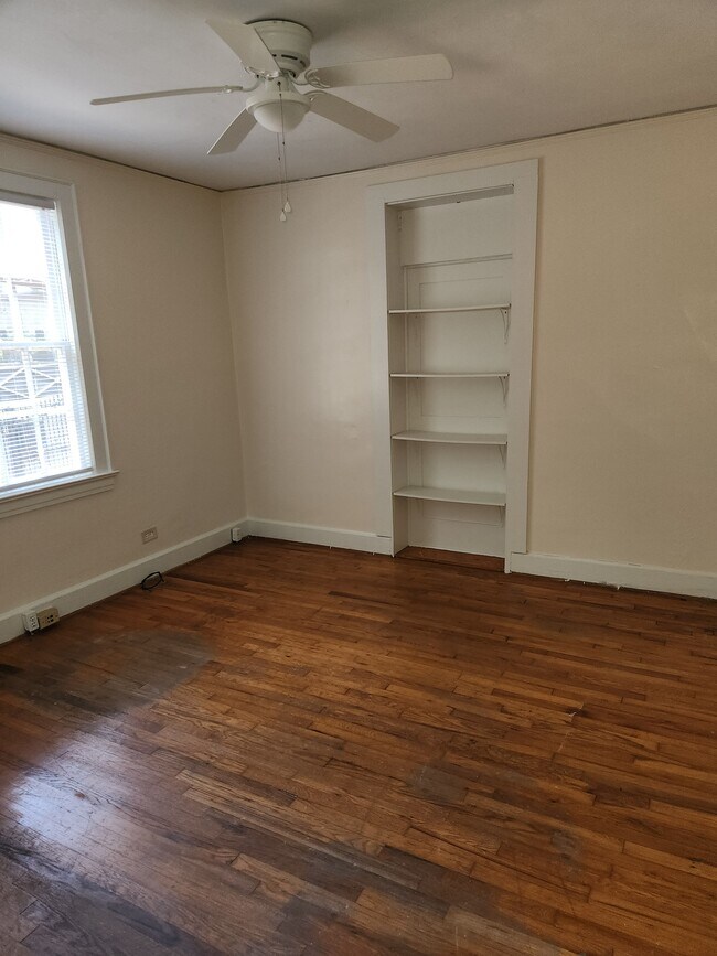 Building Photo - 539 Santee Ave