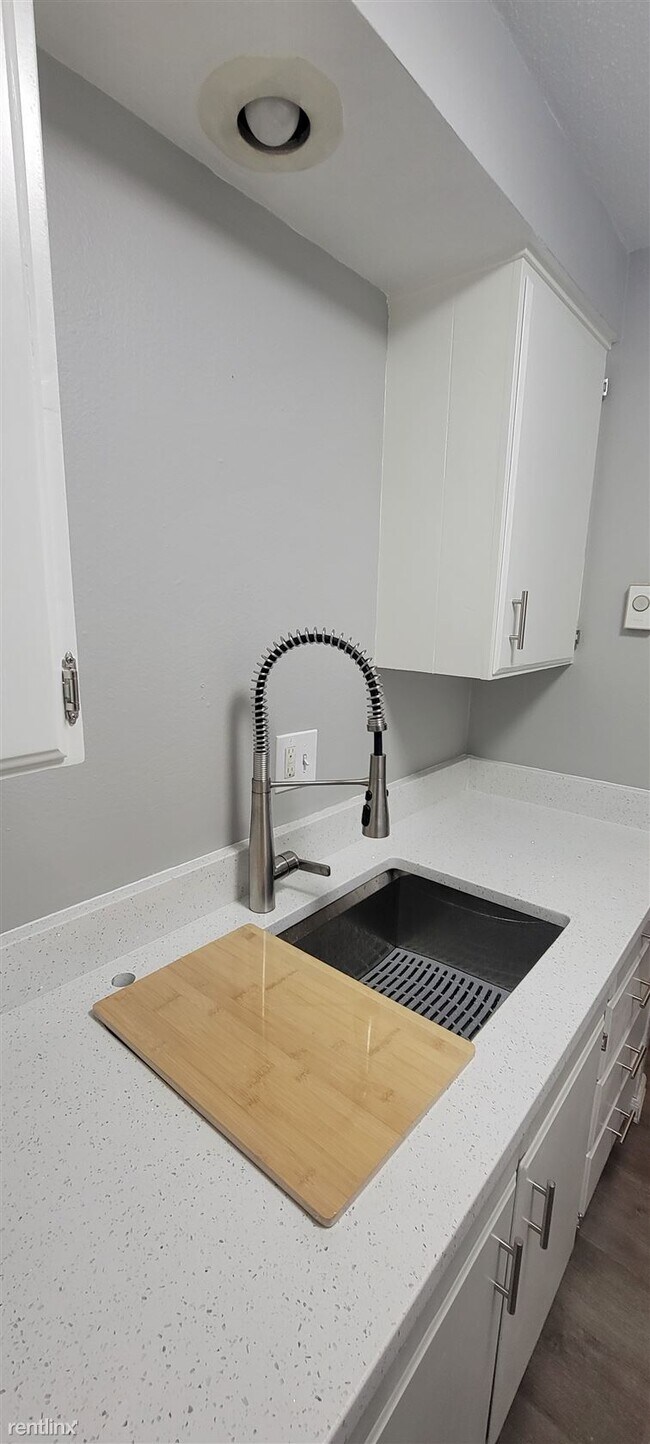 Foto del edificio - 3 br, 1 bath Duplex - 403 Southeast 117th ...