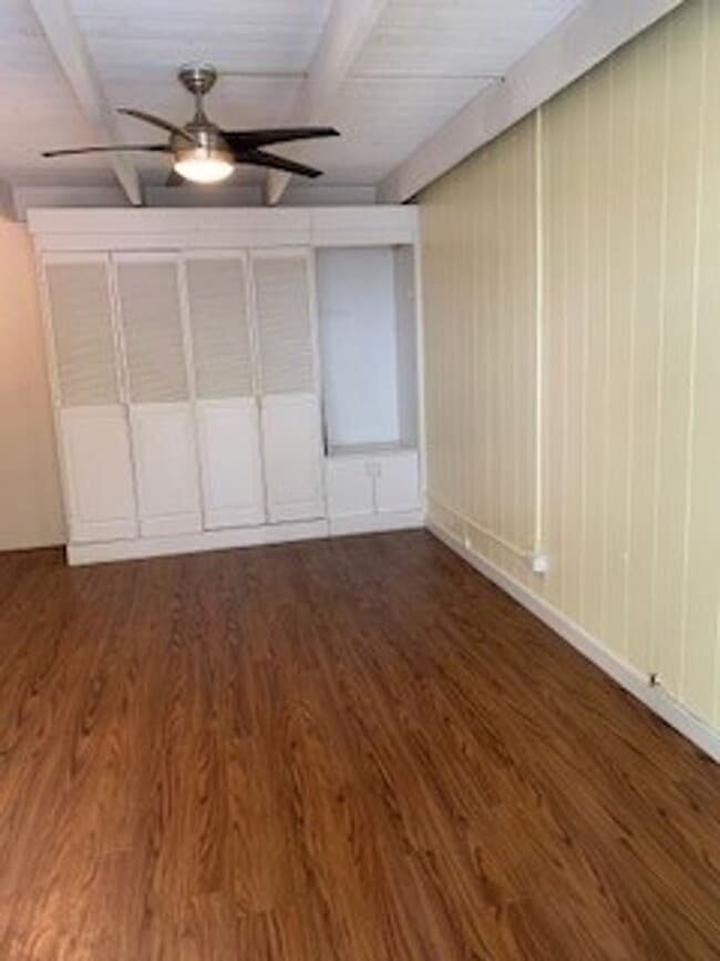 Building Photo - Kon Tiki - Studio Unit - Electric, Water & Sewer included - Avail now!