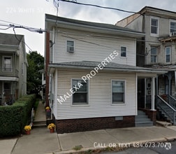 Building Photo - 224 White St