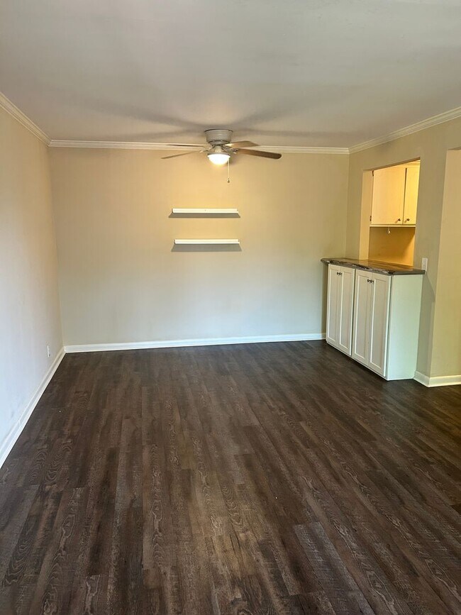 Foto del edificio - Two Bedroom One Bath Condo