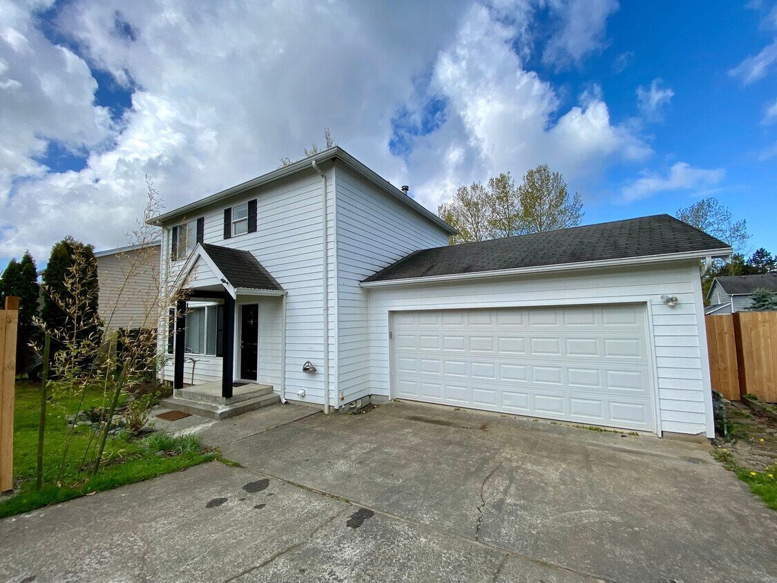 Foto principal - 936 E St. (Blaine)