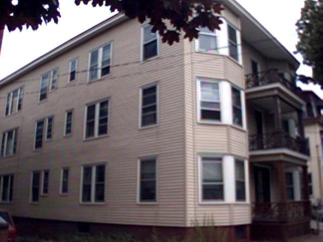 Building Photo - 493 Cumberland Ave