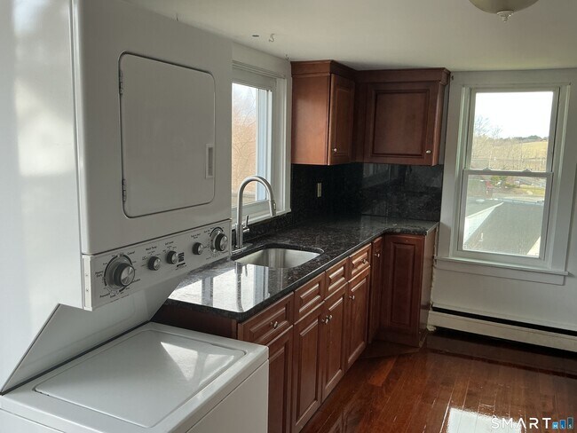 Foto del edificio - 2 Straits Turnpike Ln