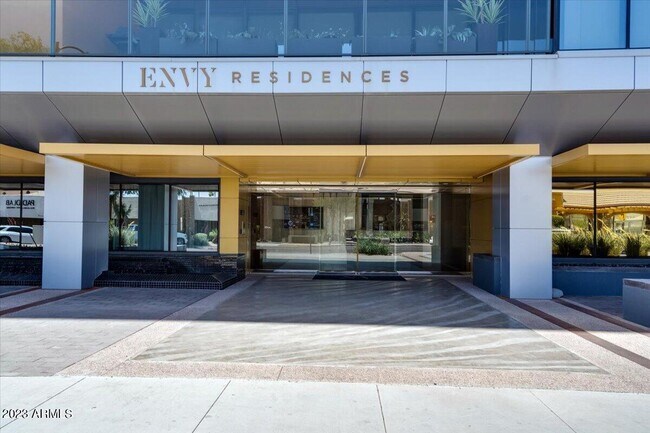 Foto del edificio - 4422 N 75th St