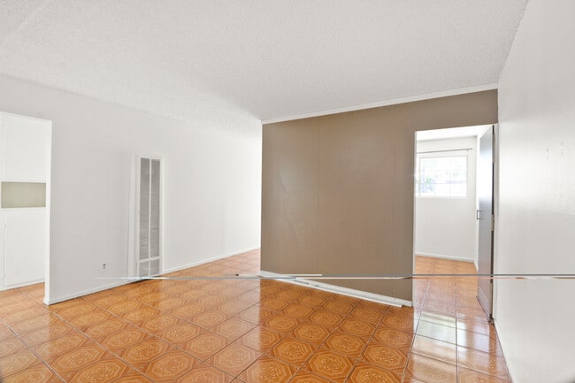 Building Photo - 3025 Garnet Ln